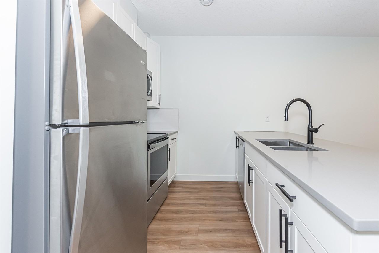 12220 112 Ave Nw #0B - Photo 6 of 17