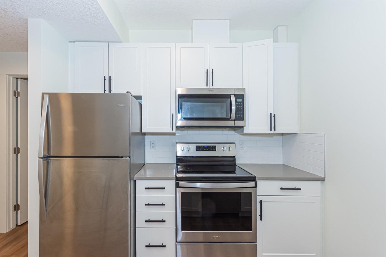 12220 112 Ave Nw #0B - Photo 7 of 17