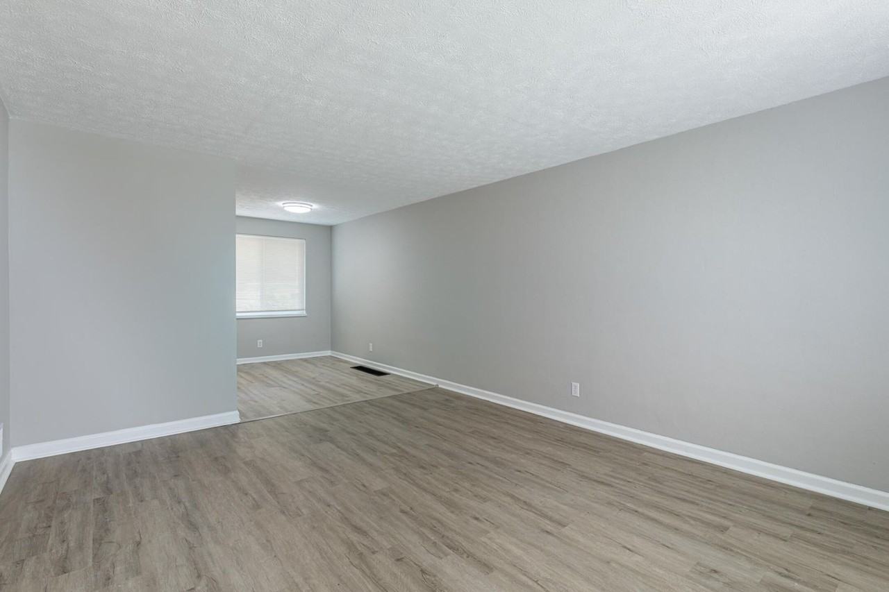 1053 - 1059 Wilmington Avenue - Photo 7 of 42