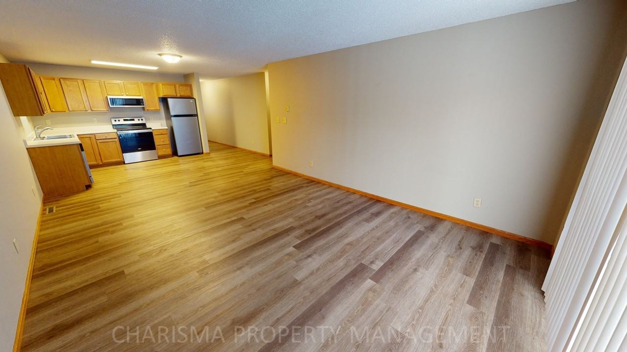 626 N Sycamore Ave #104 - Photo 2 of 22