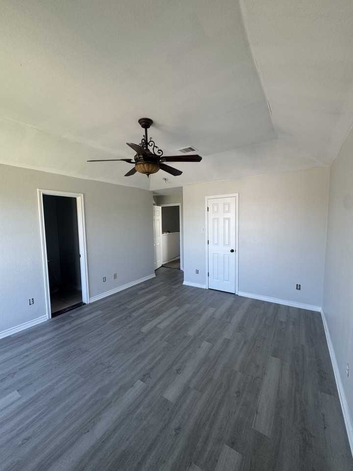 4526 Knoxville St #B - Photo 3 of 4