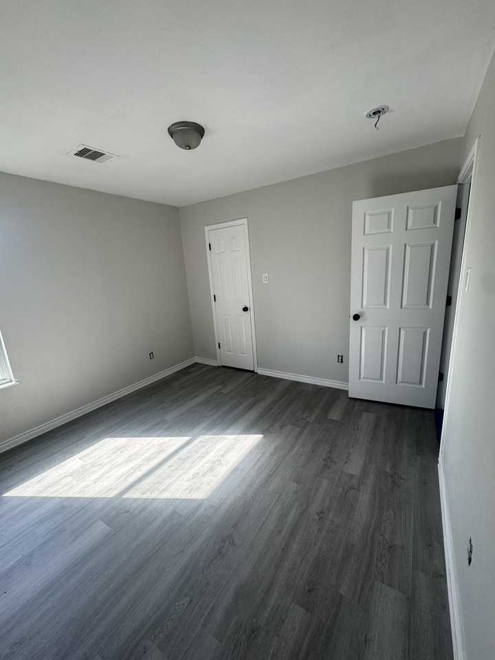 4526 Knoxville St #B - Photo 4 of 4