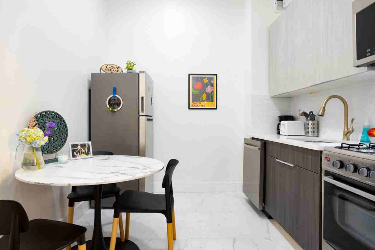 111 E 38th St, New York, NY 10016 #2 - Photo 4 of 5