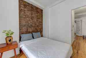 featured image of 118 East 102nd St, New York, NY 10029 #1
