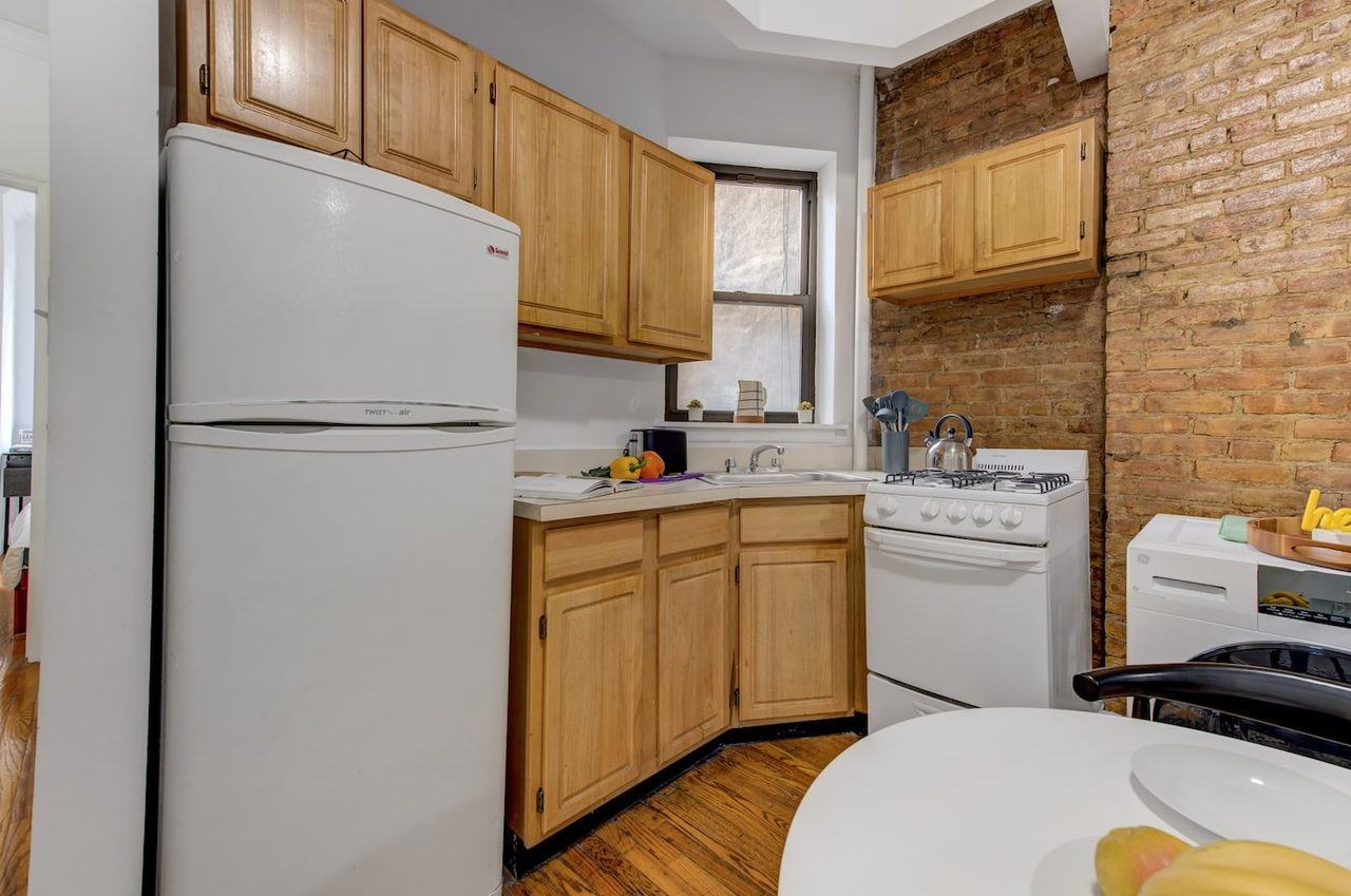 118 East 102nd St, New York, NY 10029 #1 - Photo 7 of 10