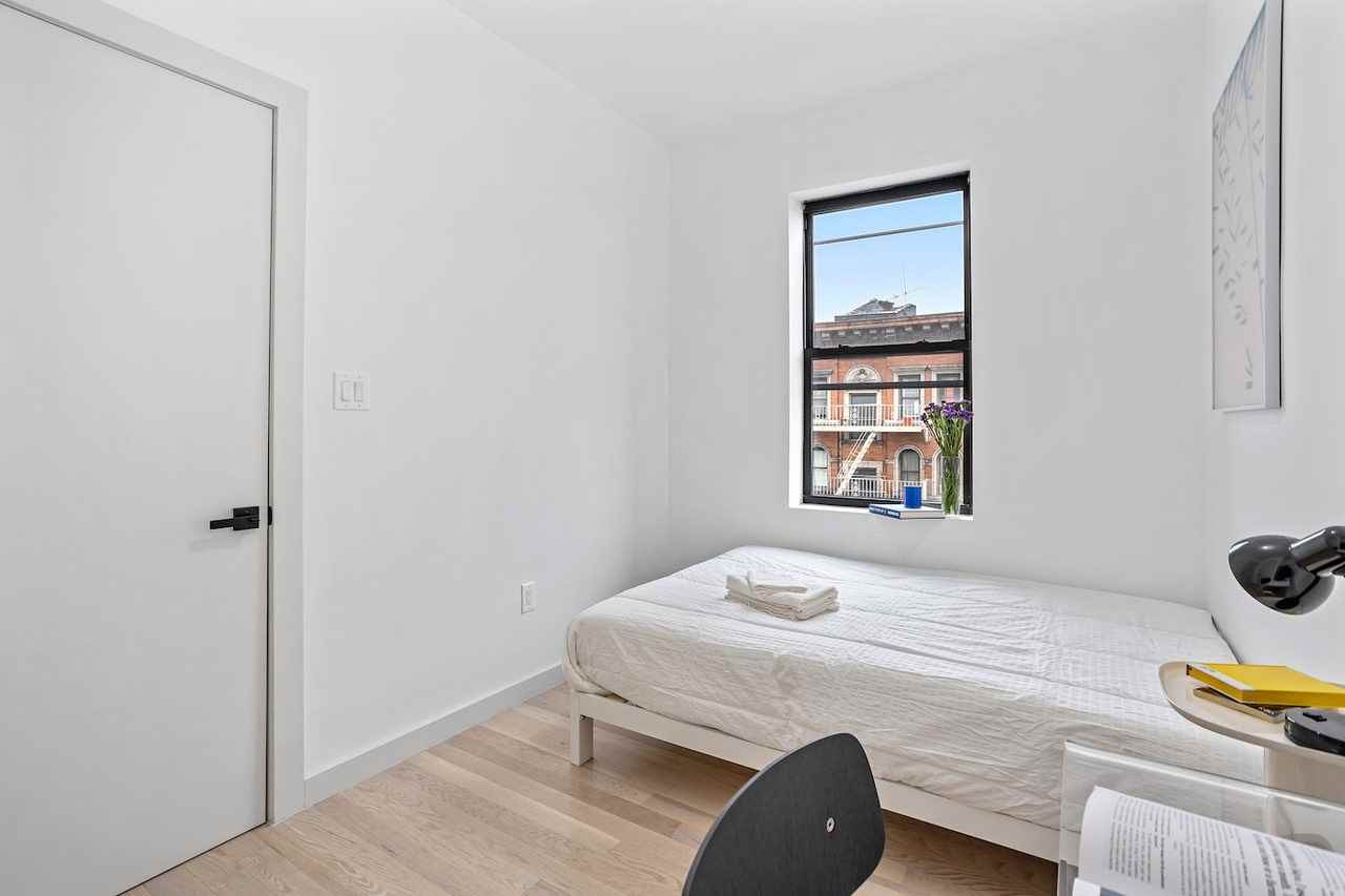 537 Edgecombe Ave, New York, NY 10032 #4 - Photo 2 of 7