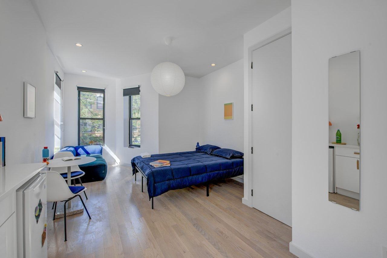 827 Halsey St #2 - Photo 4 of 6