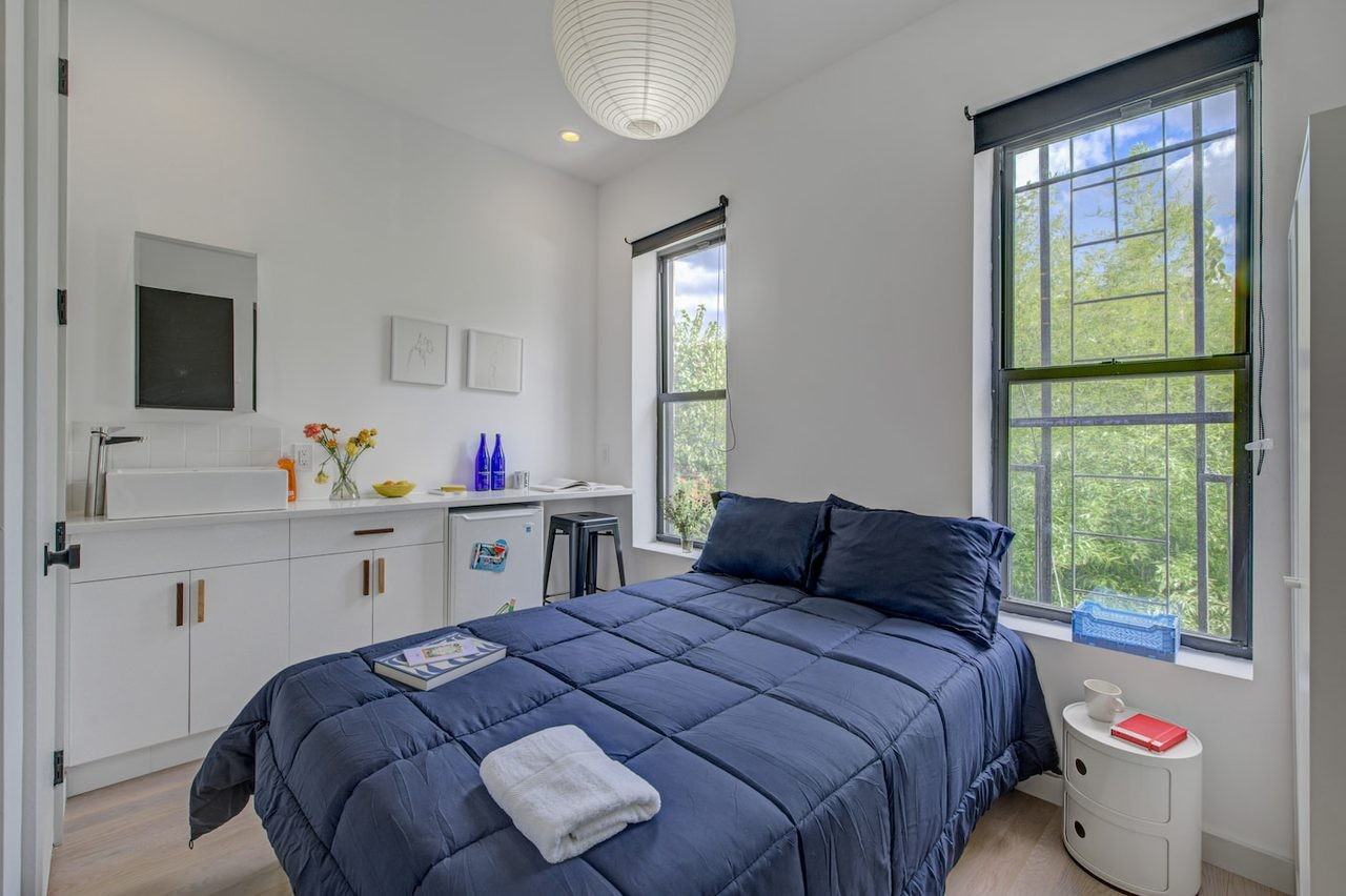 827 Halsey St #2 - Photo 5 of 6