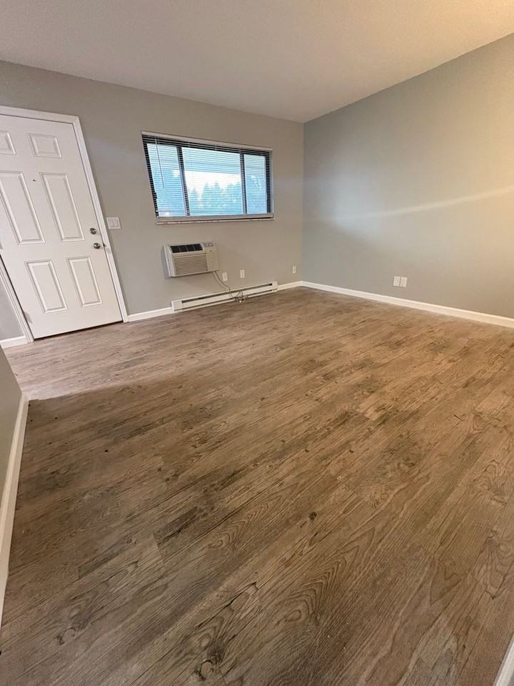 Park Manor - Photo 2 of 25