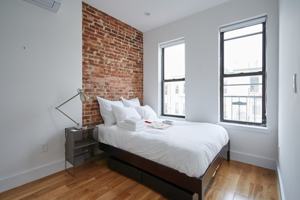 featured image of 1867 Cornelia St #3