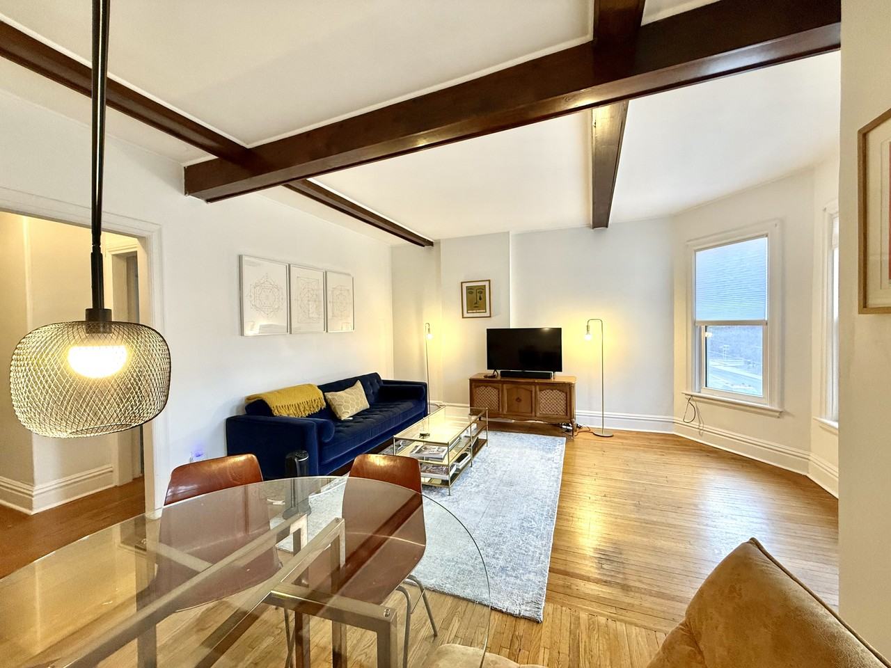 320 Queen St S - Photo 4 of 6