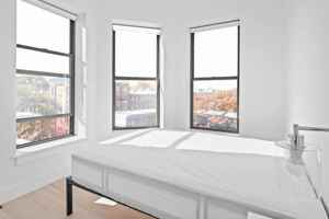 featured image of 529 Monroe St #2