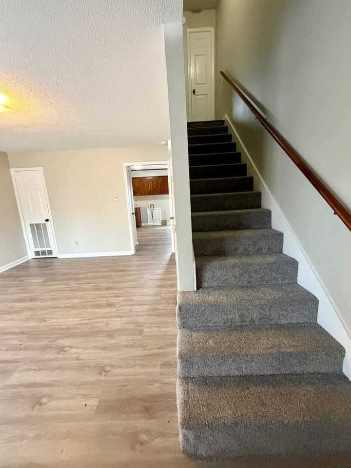 00076 - Photo 4 of 21