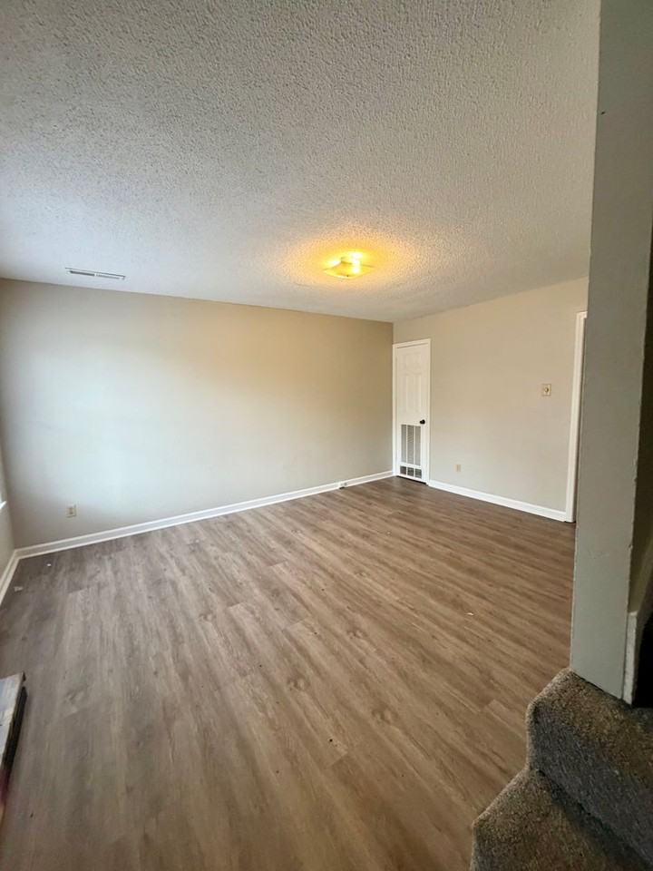 00076 - Photo 6 of 21