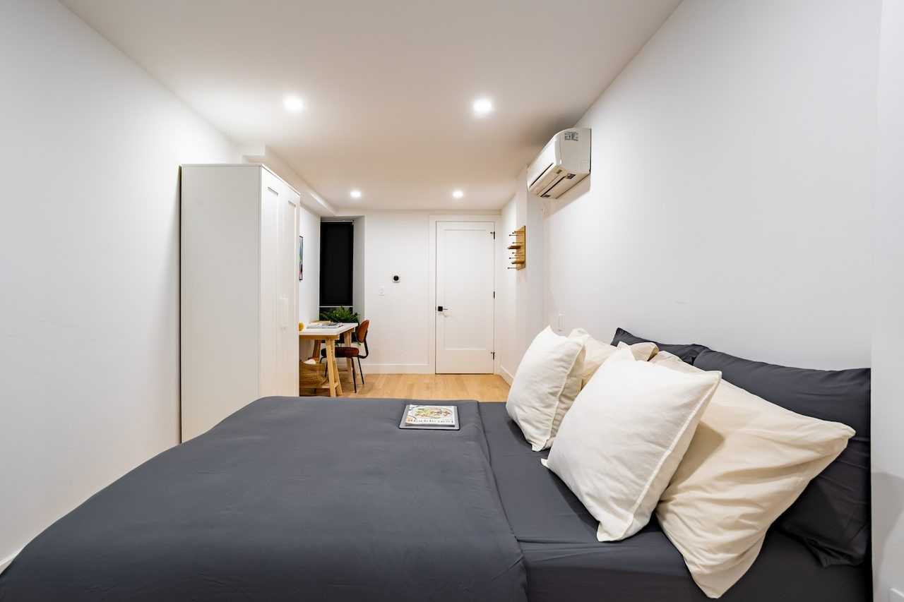 246 W 108th St, New York, NY 10025 #2 - Photo 2 of 9