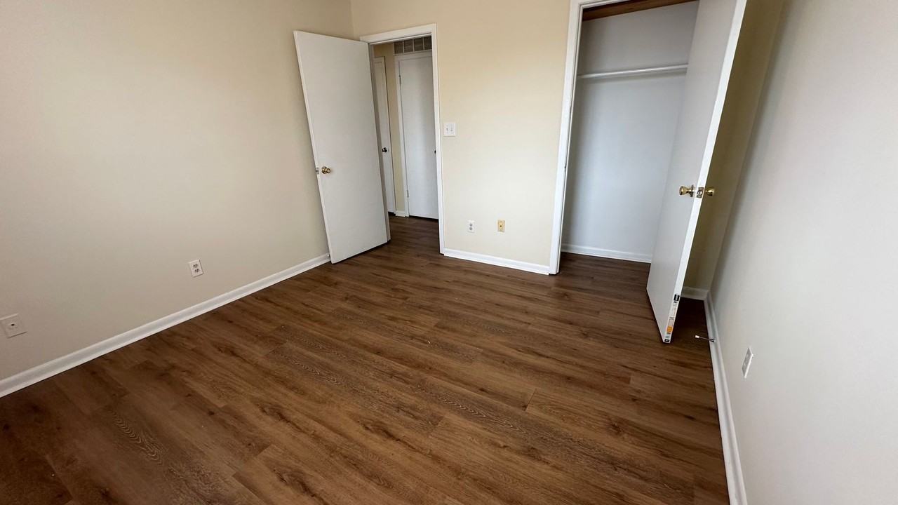 Holliday Drive - Photo 7 of 8