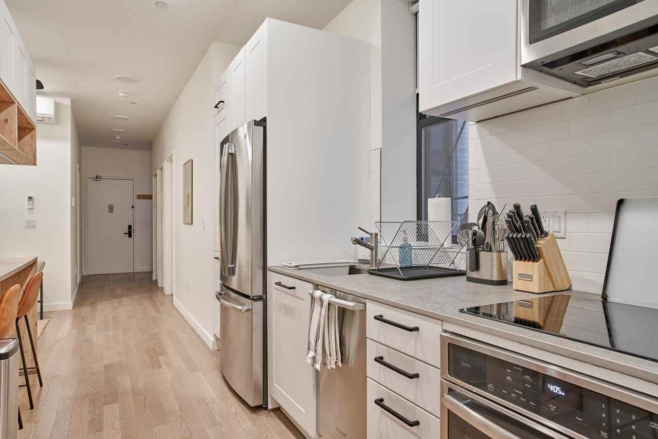 424 West 47th St, New York, NY 10036 #4 - Photo 5 of 12