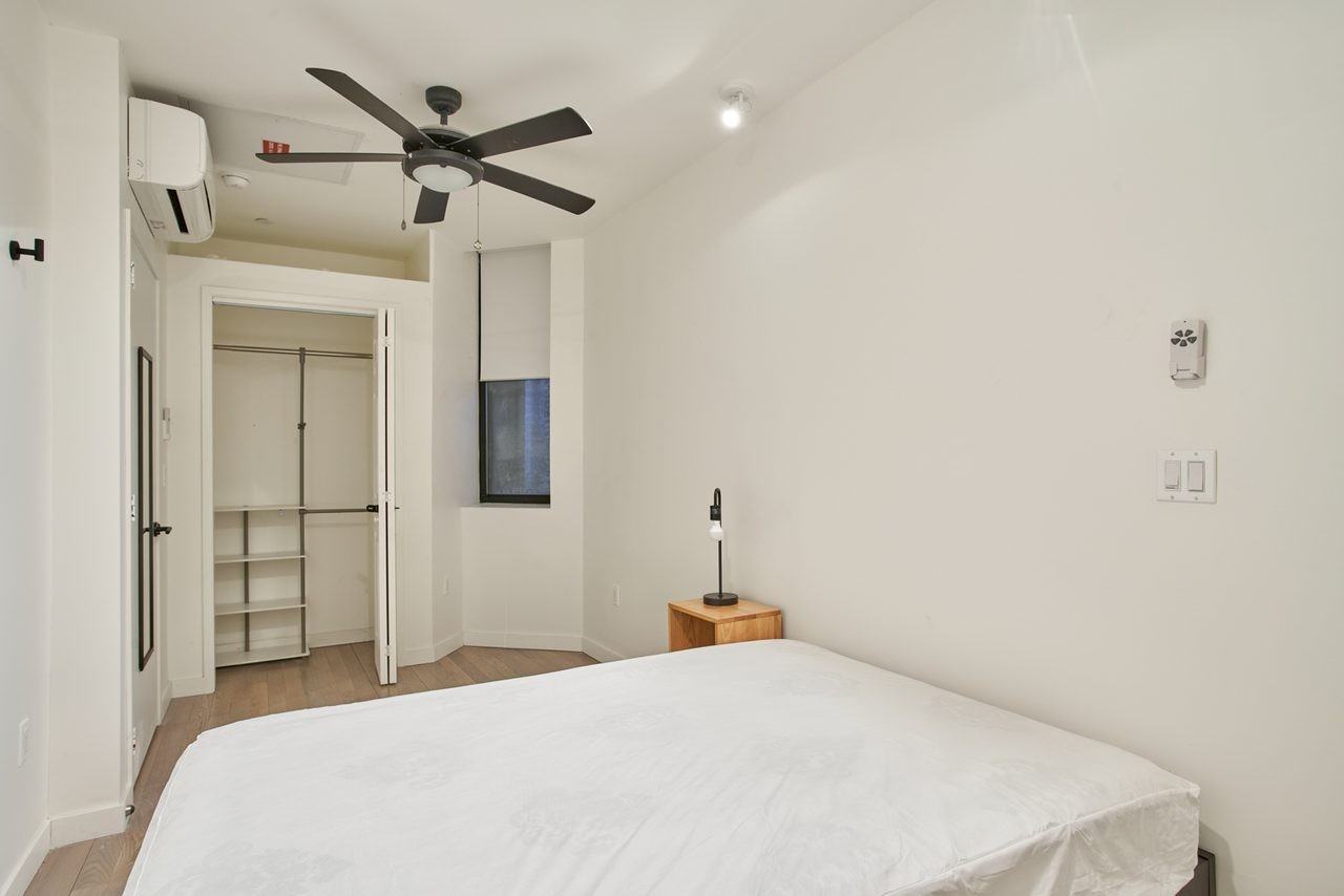 424 West 47th St, New York, NY 10036 #4 - Photo 7 of 12