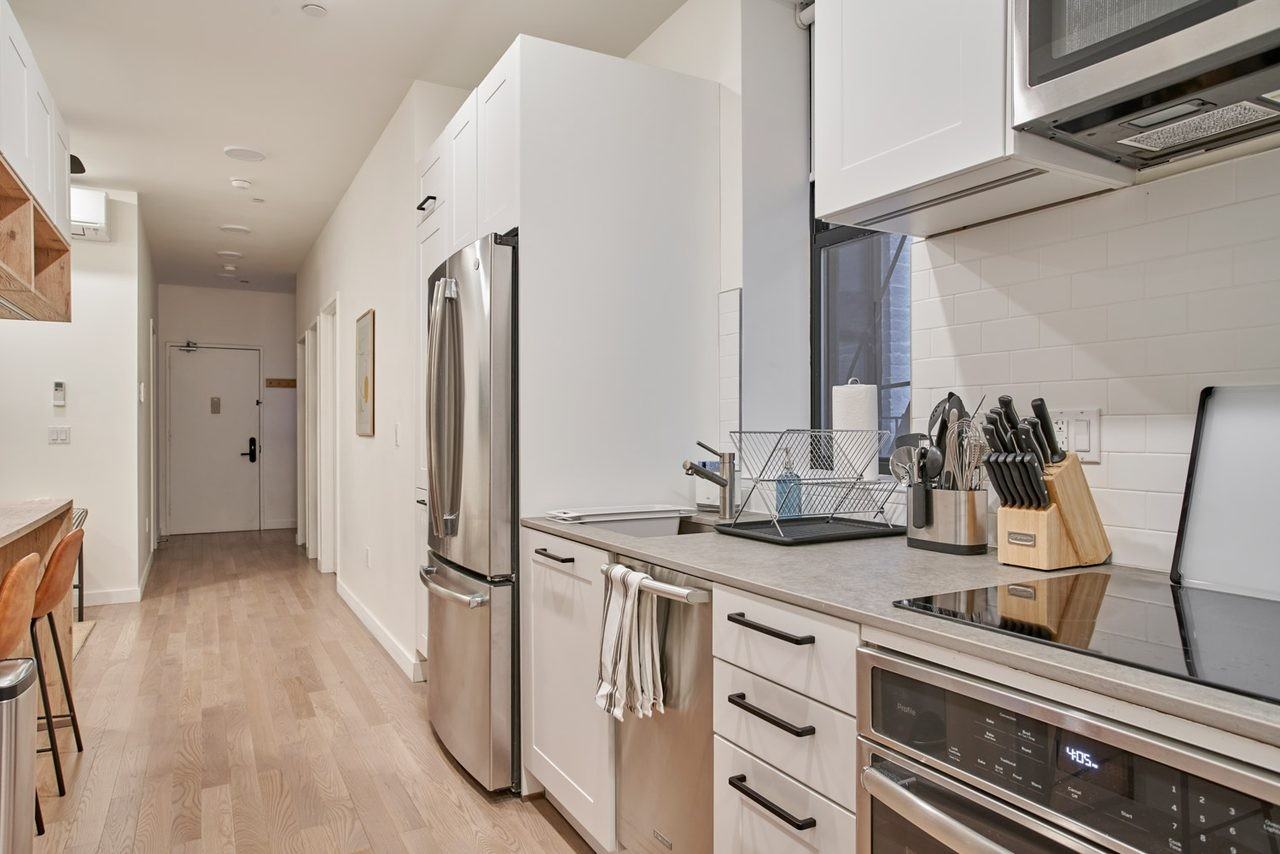 424 West 47th St, New York, NY 10036 #2 - Photo 6 of 13