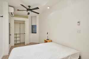 featured image of 424 West 47th St, New York, NY 10036 #4
