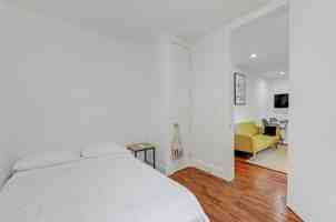featured image of 723 E 5th St #1