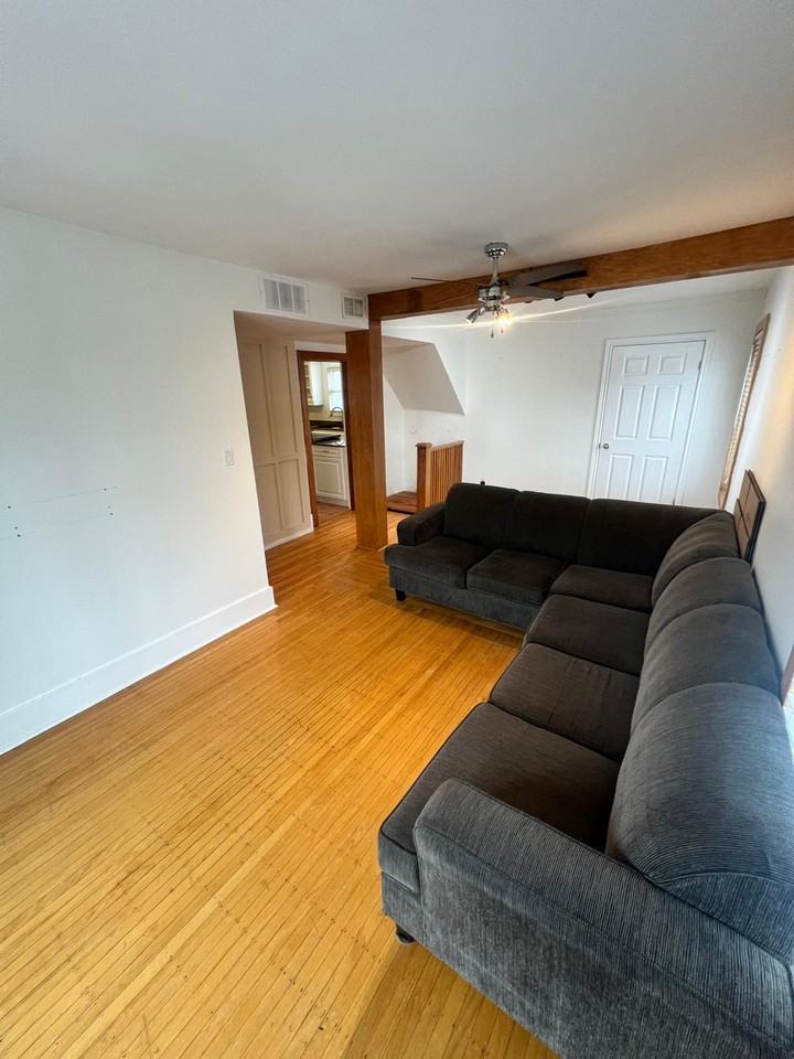 122 Livingston Ave - Photo 3 of 13