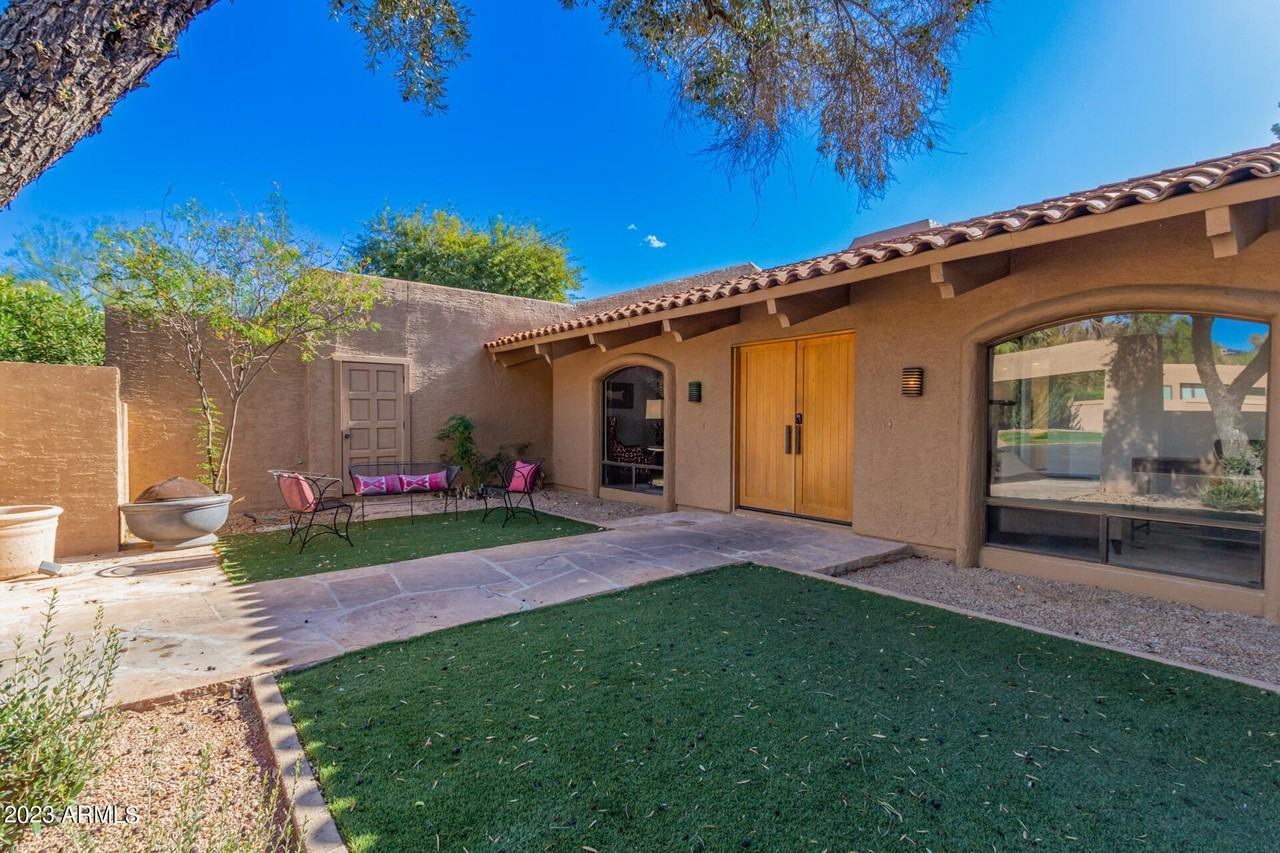 4450 E Camelback Rd Unit 1 - Photo 7 of 50