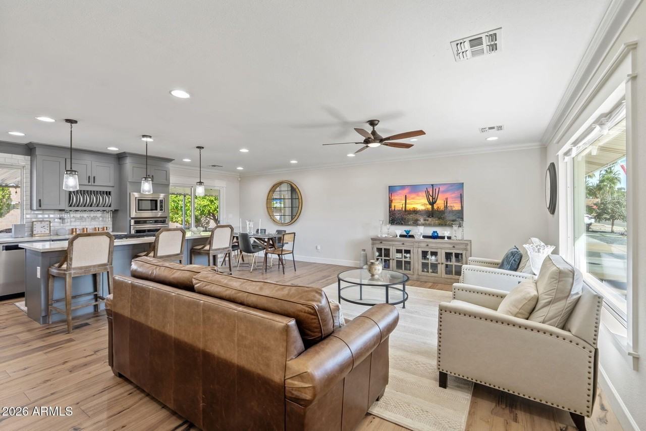 8308 E Valley View Rd - Photo 2 of 15