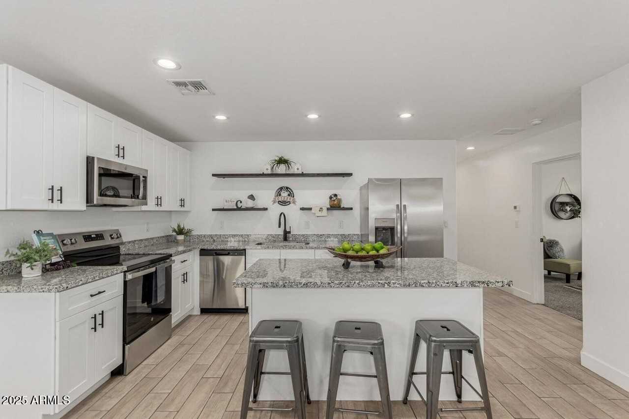 2206 E Alta Vista Rd - Photo 7 of 16