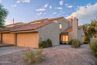 322 E Bluebell Ln - Photo 1 of 1