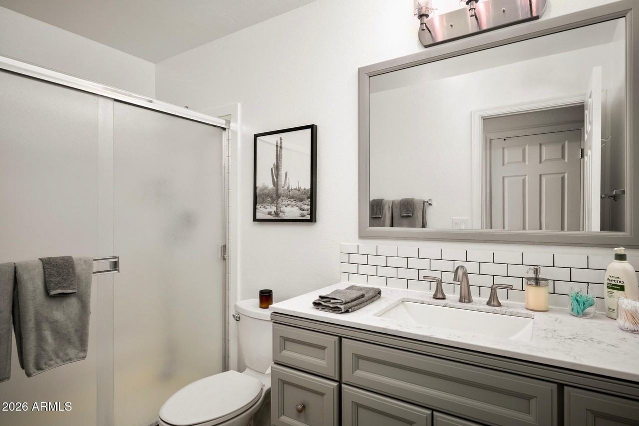 322 E Bluebell Ln - Photo 7 of 22