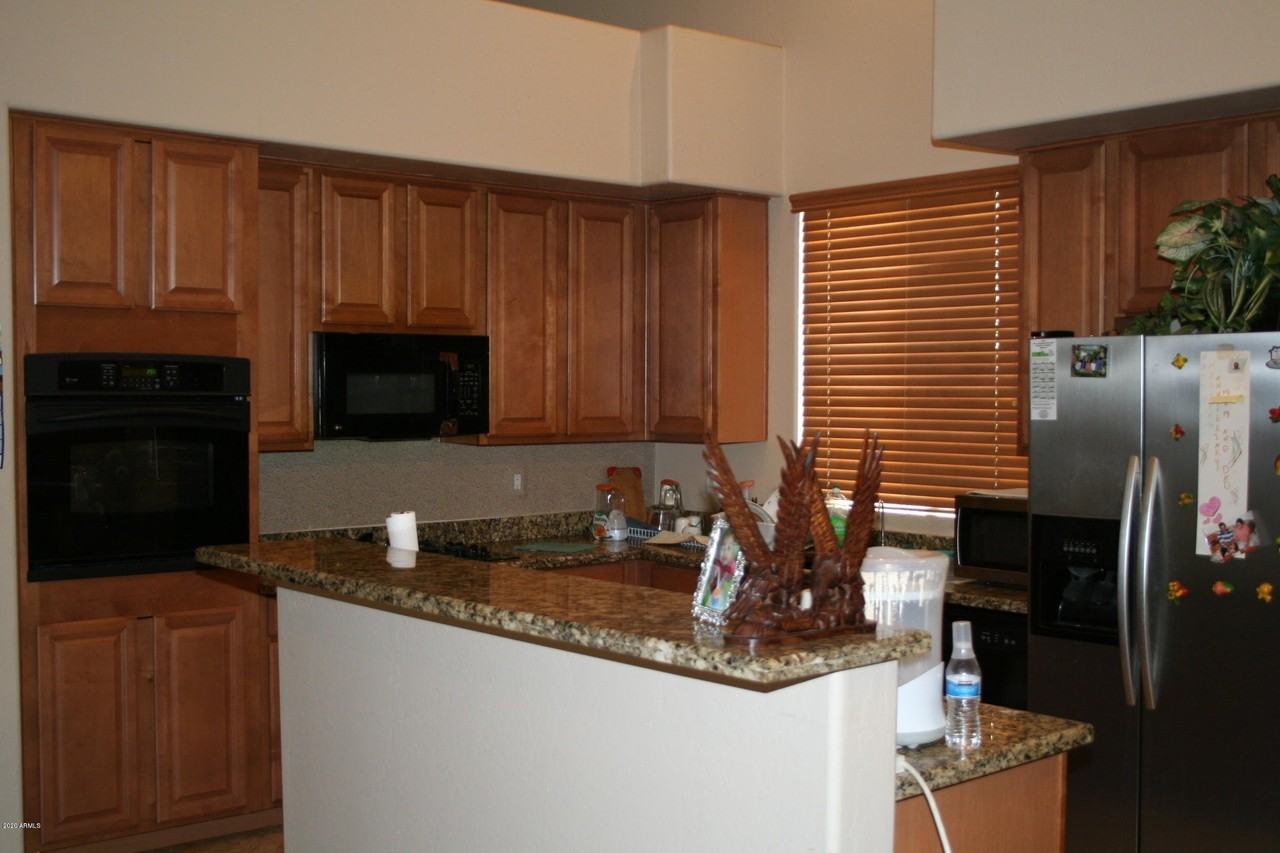 8851 W Augusta Ave - Photo 3 of 24