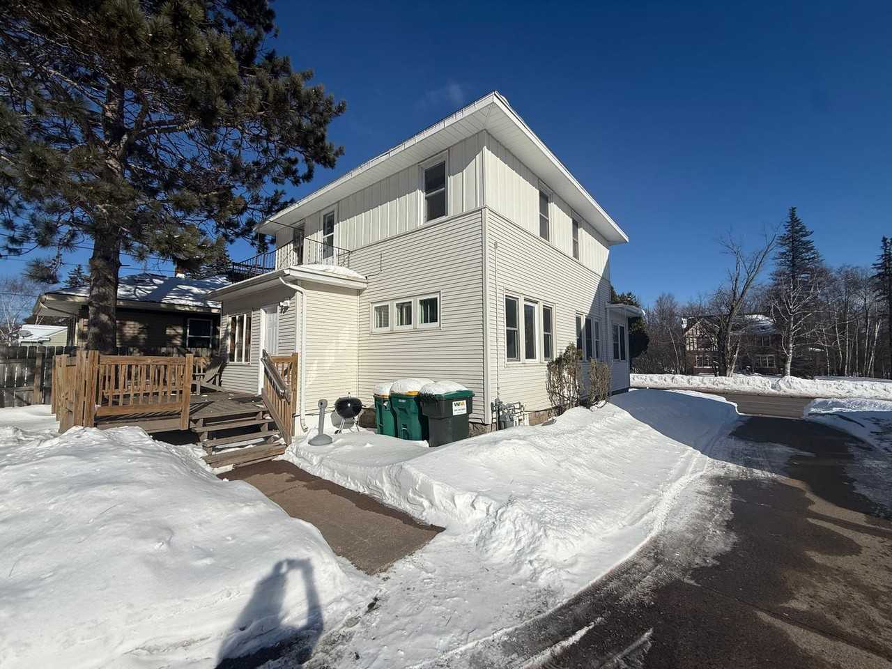 1729 Woodland Ave - Photo 5 of 29