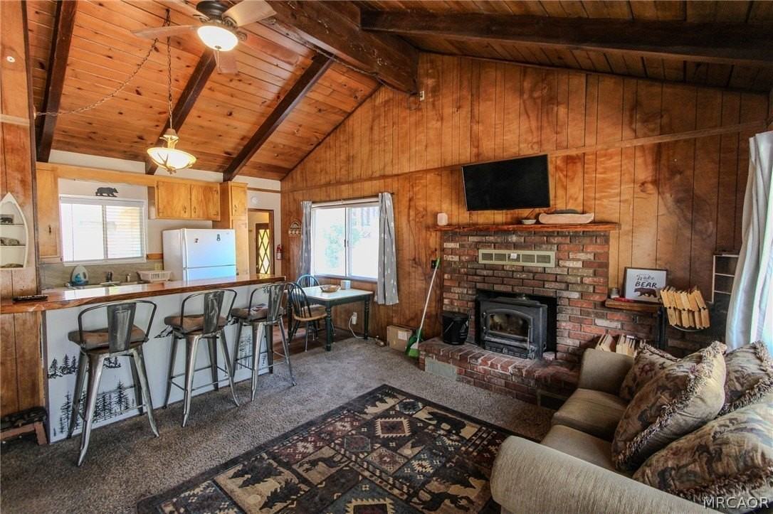 945 Greenway Dr - Photo 3 of 24