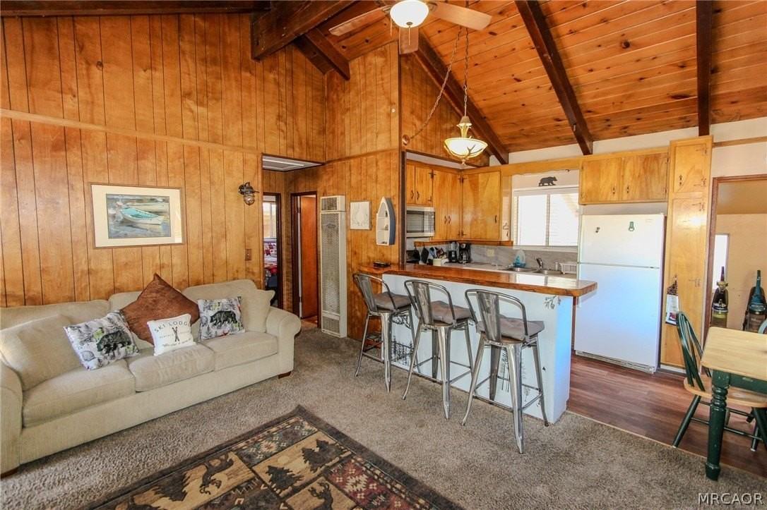 945 Greenway Dr - Photo 5 of 24