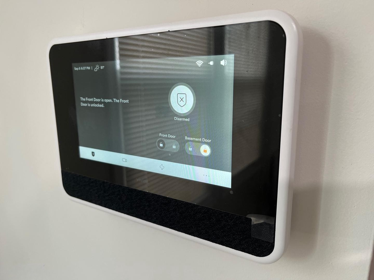 5207 38th Avenue - Photo 4 of 9