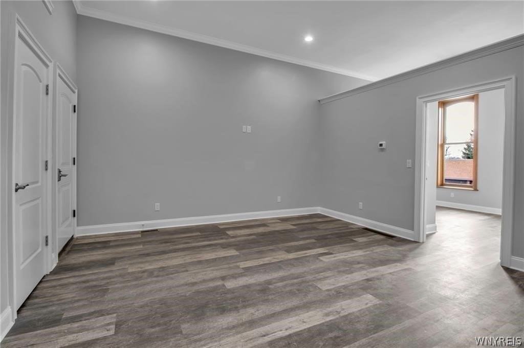 27 Main St - Photo 4 of 17