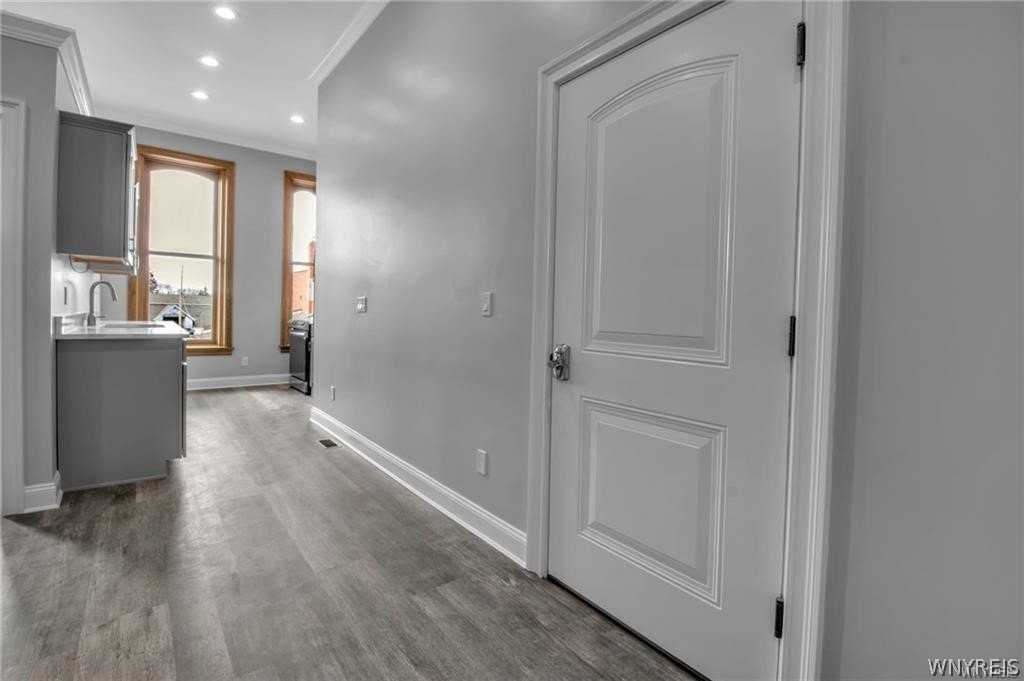 27 Main St - Photo 6 of 17