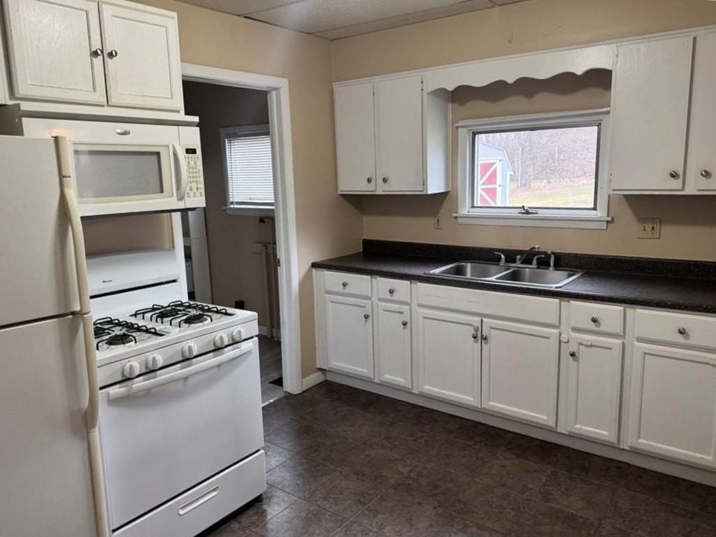 1872 Miles St - Photo 4 of 8