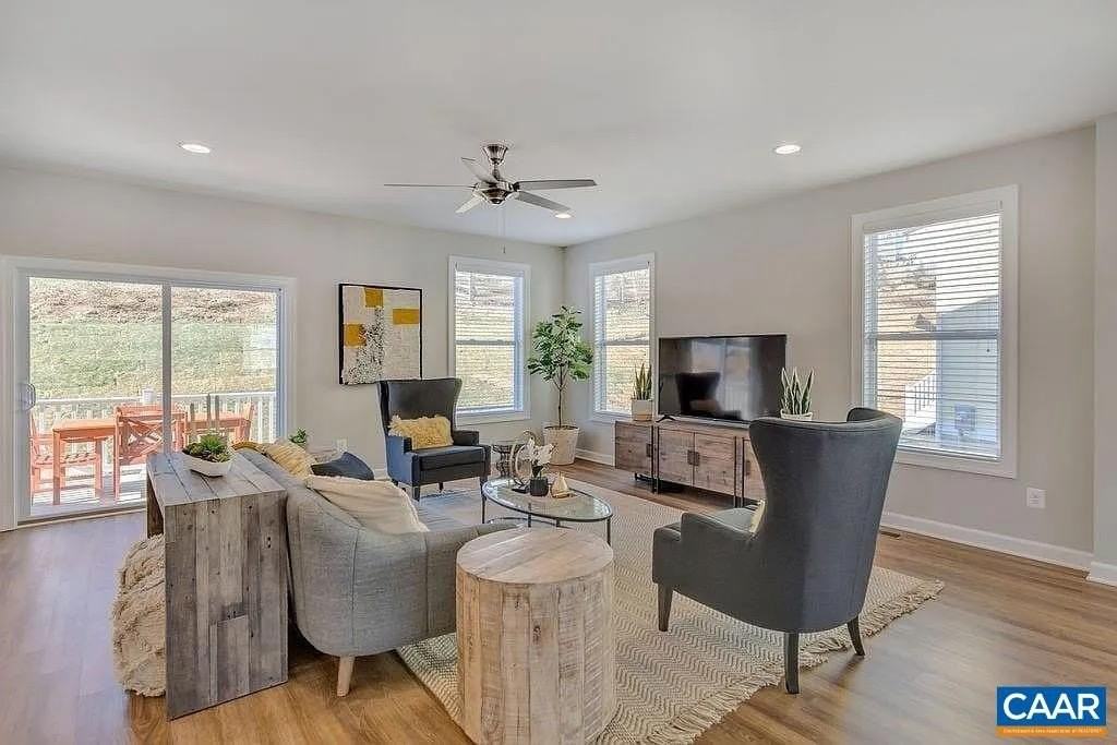 314 Huntley Ave - Photo 3 of 22