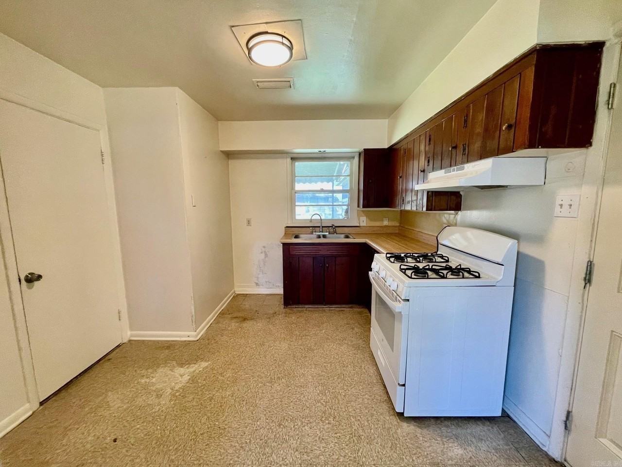 15 Rolling Ln - Photo 5 of 10