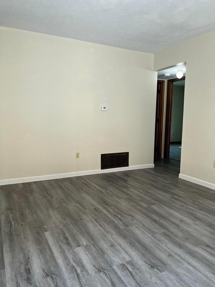 226 S Sandusky St - Photo 5 of 5