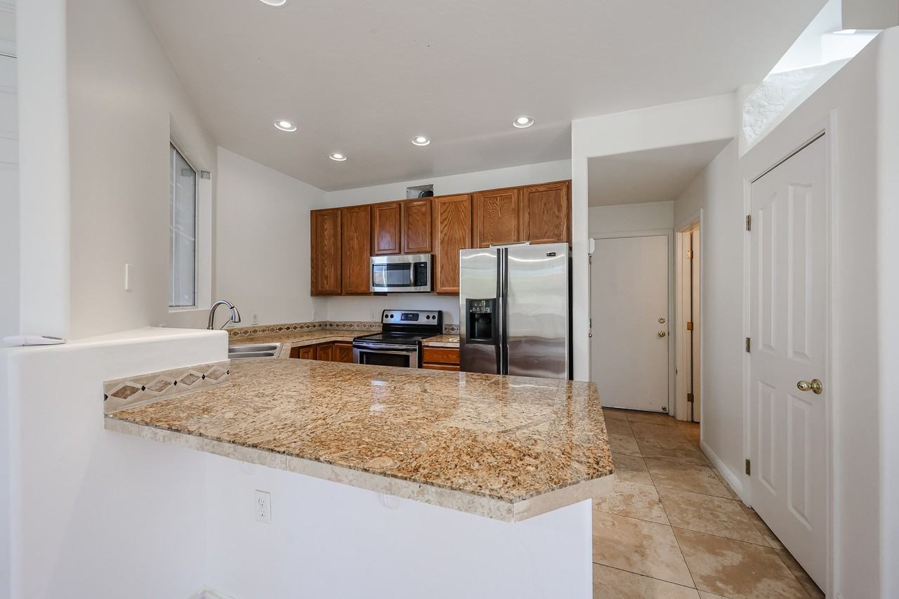 337 W Mountain Sage Dr #1 - Photo 7 of 34