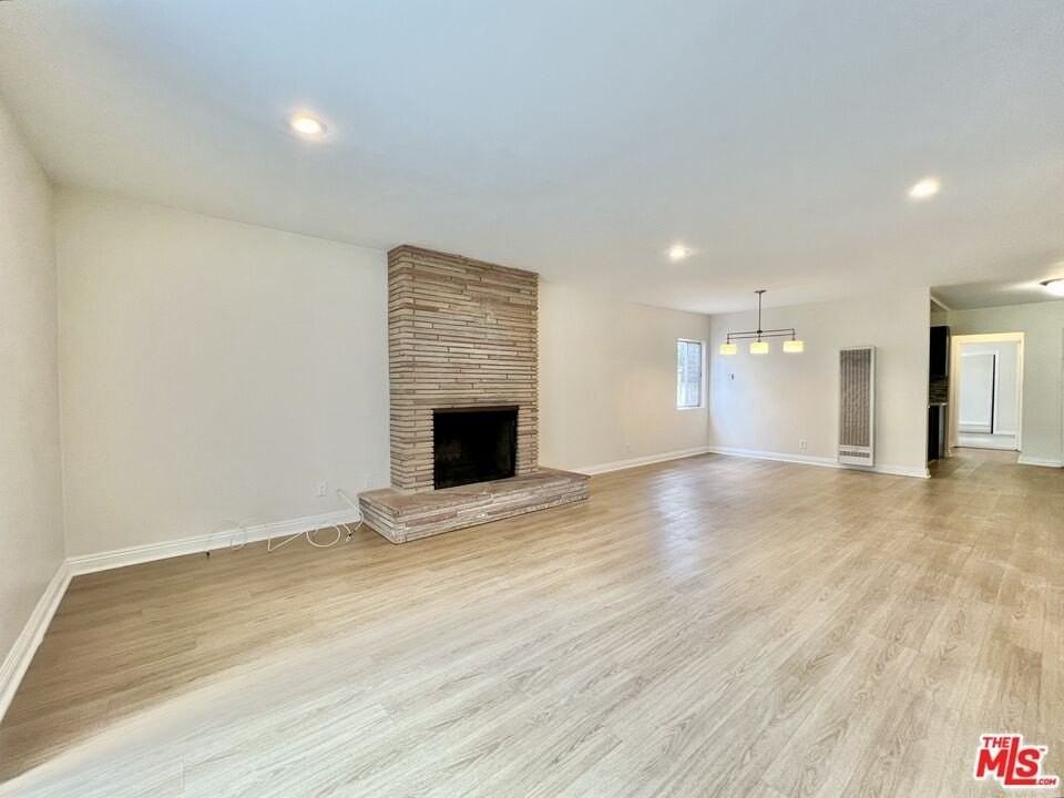 1552 Berkeley St Apt 1 - Photo 3 of 23