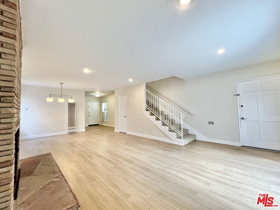 1552 Berkeley St Apt 1 - Photo 4 of 23