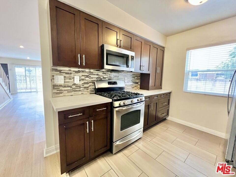 1552 Berkeley St Apt 1 - Photo 6 of 23