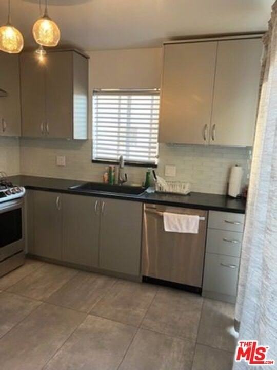 9131 Burnet Ave Unit 10 - Photo 3 of 12