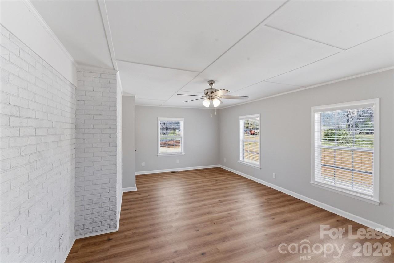 527 Wilson Farm Rd - Photo 4 of 27