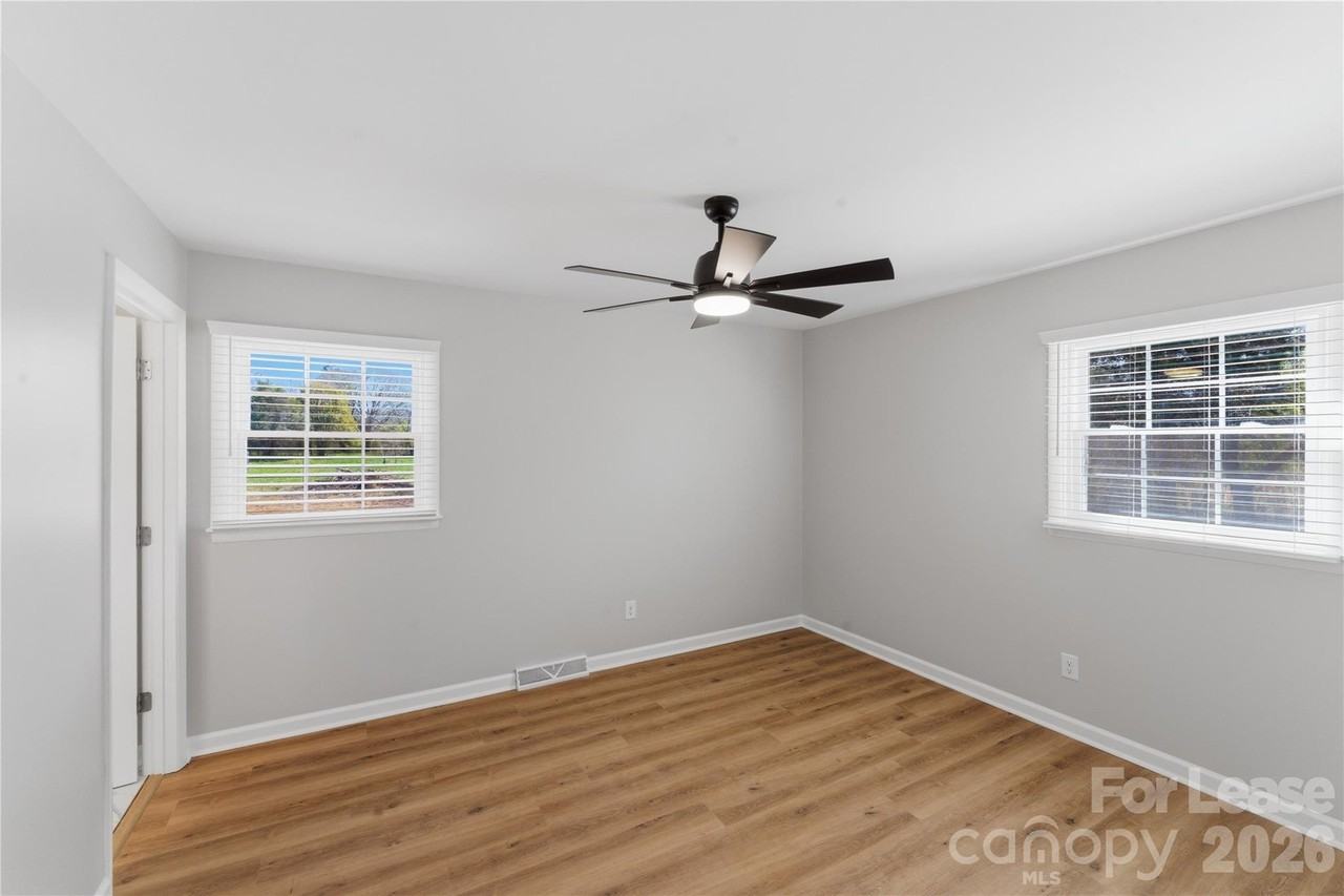 527 Wilson Farm Rd - Photo 5 of 27