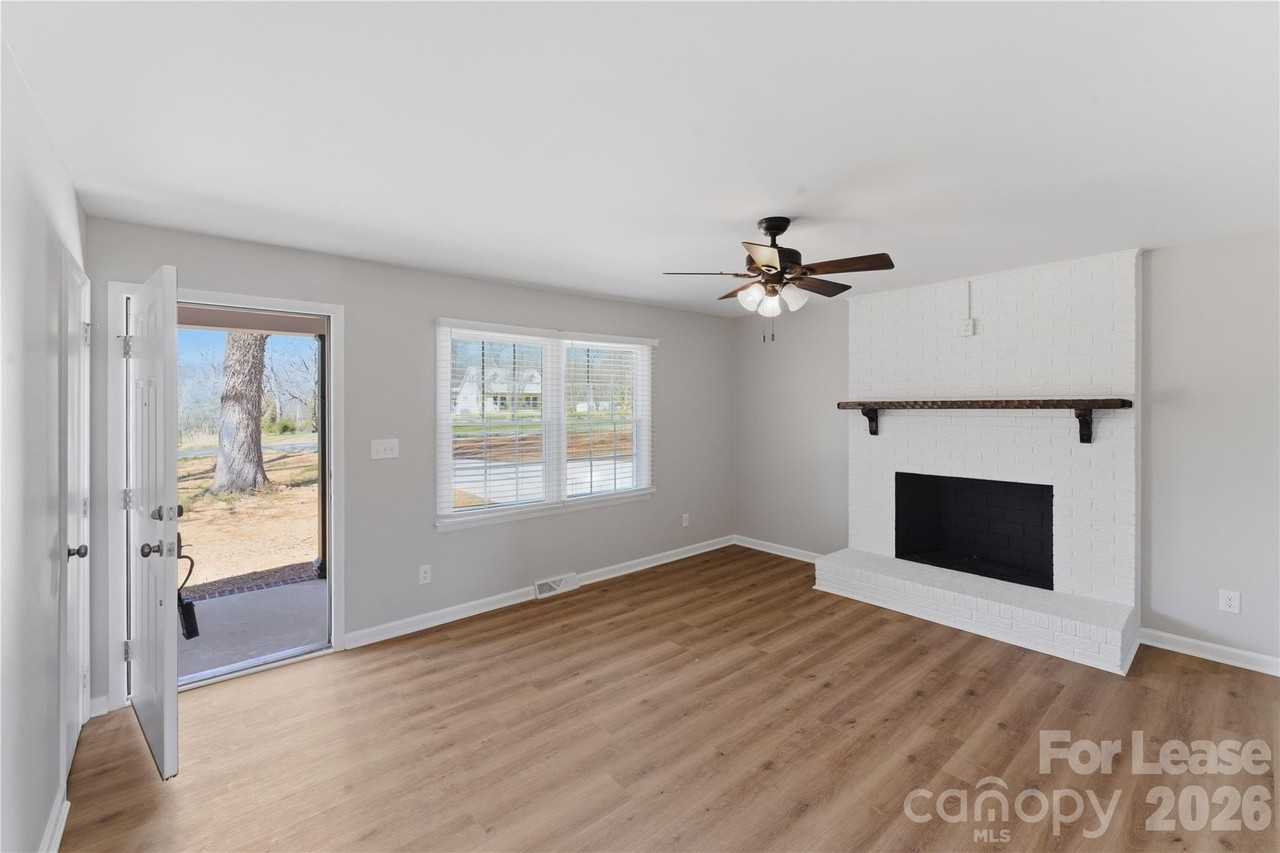 527 Wilson Farm Rd - Photo 6 of 27